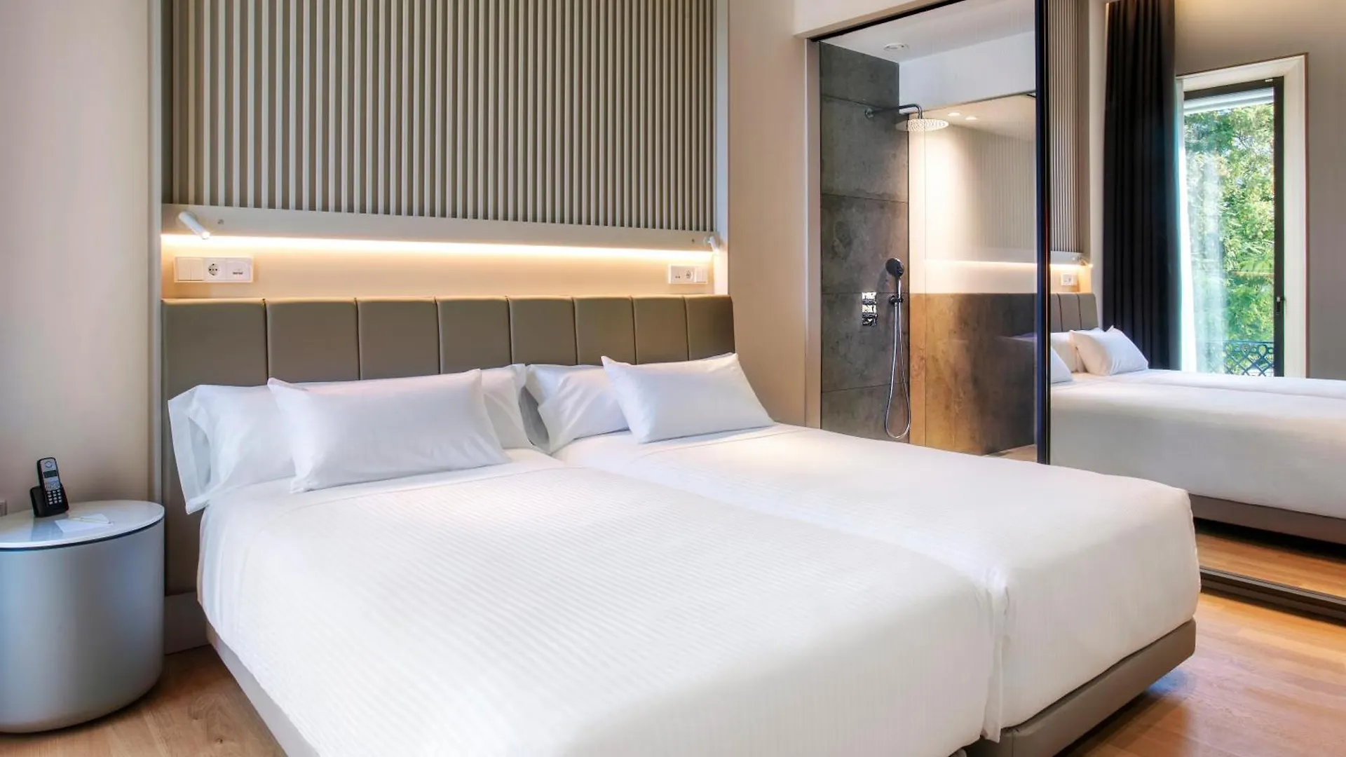 Hotel Kivir Seville 4*,