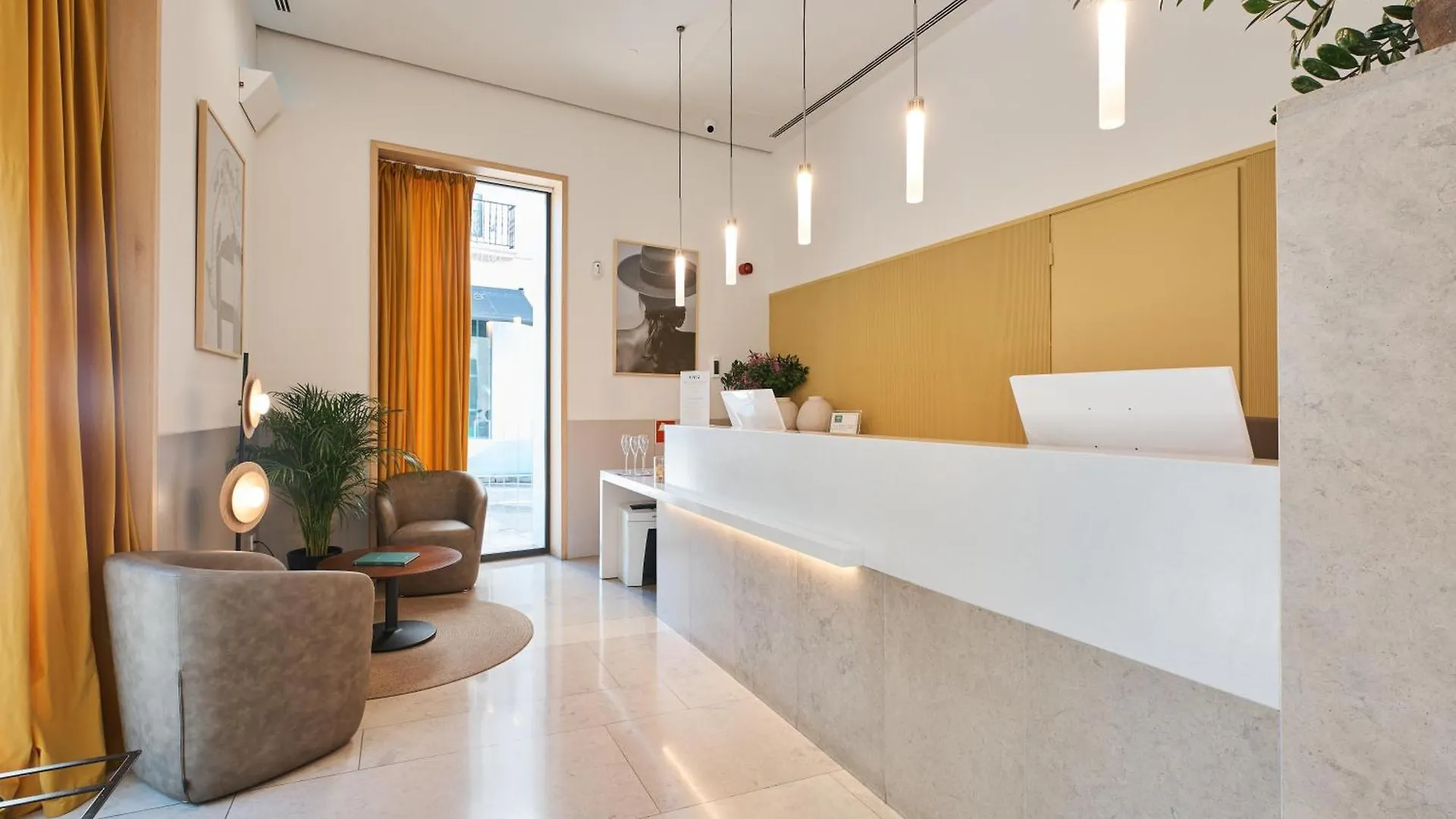 Hotel Kivir Sevilha 4*,